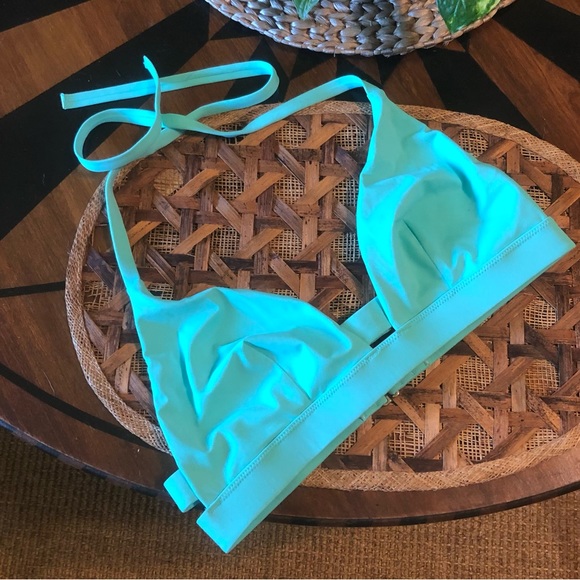 Victoria’s Secret Potentially Padded Bikini Top in Mint Green, Size Large - Picture 3 of 5
